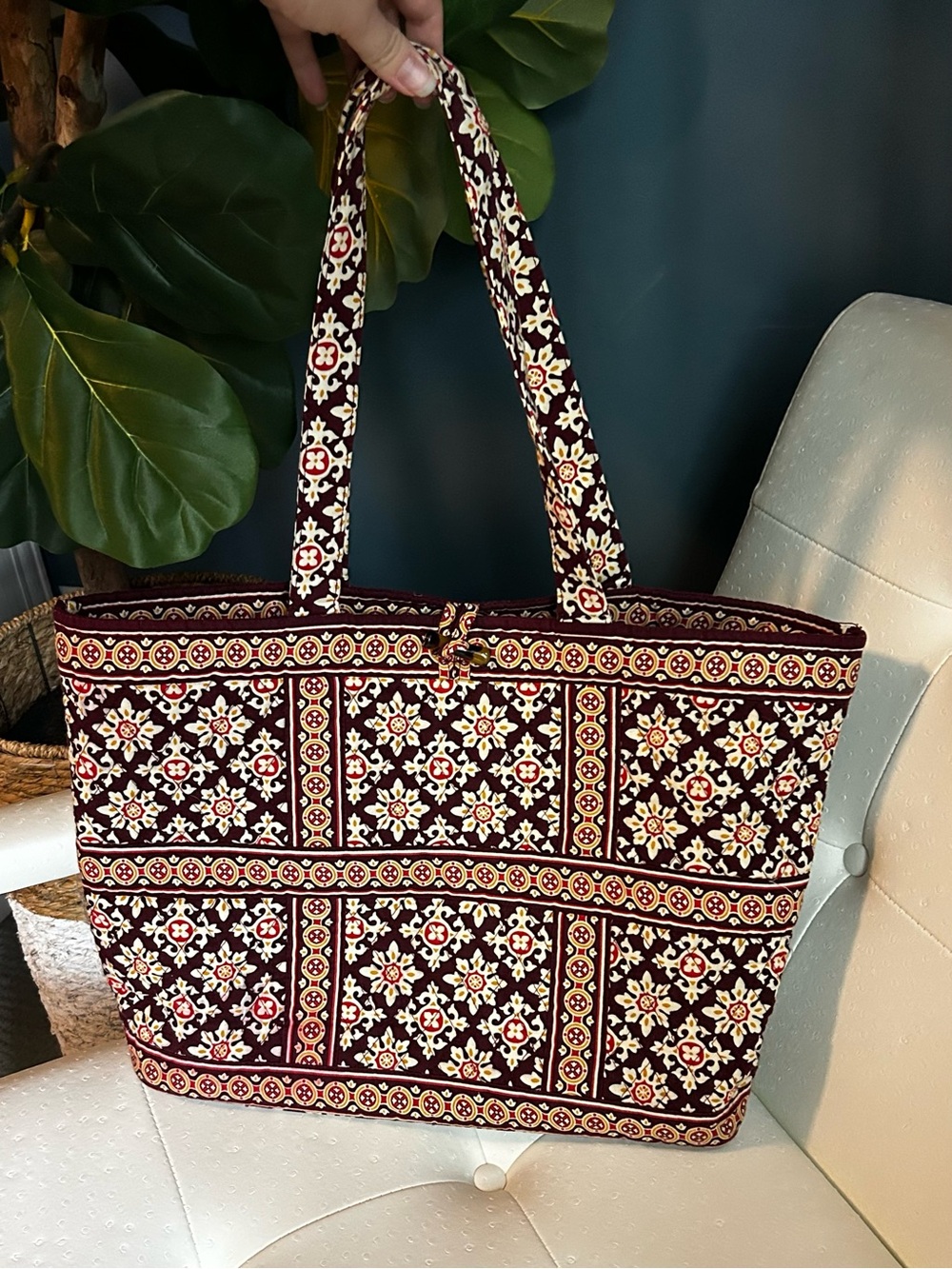Vera Bradley Toggle Tote in Retired Medallion 2006 Pattern